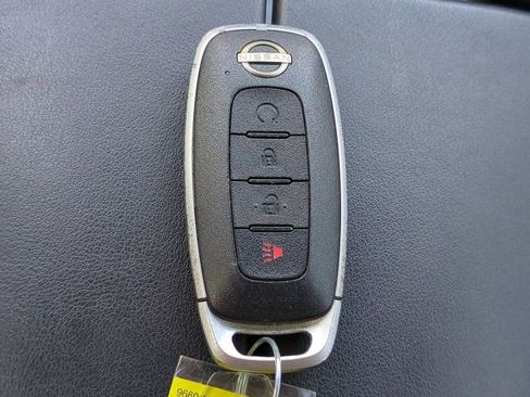 Certified 2023 Nissan Rogue SV image 29