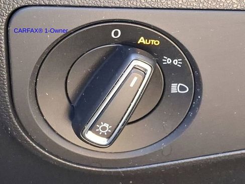 Used 2024 Volkswagen Tiguan SE R-Line image 25