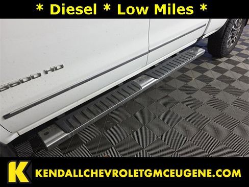 Used 2019 GMC Sierra 3500 SLT image 9