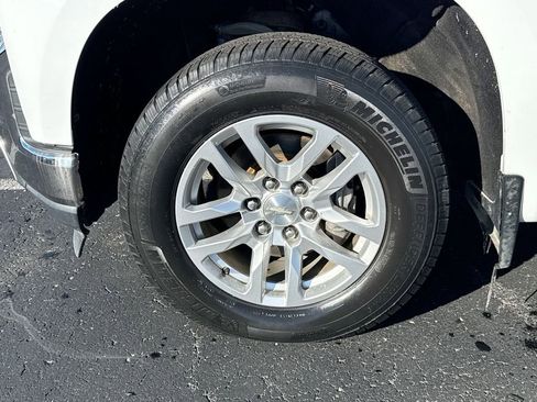 Used 2019 Chevrolet Silverado 1500 LTZ w/ LTZ Convenience Package image 10