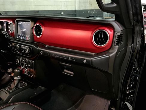 Used 2023 Jeep Wrangler Unlimited Rubicon w/ Cold Weather Group image 18