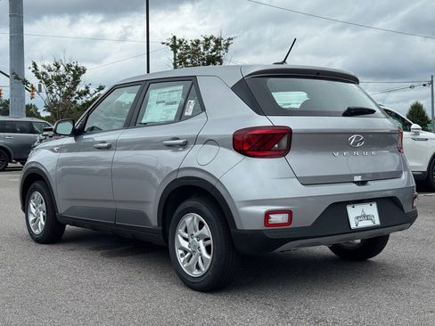 Used 2026 Hyundai Venue SE image 8