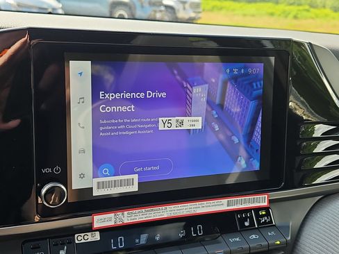 New 2026 Toyota Camry Hybrid AWD/4WD image 9