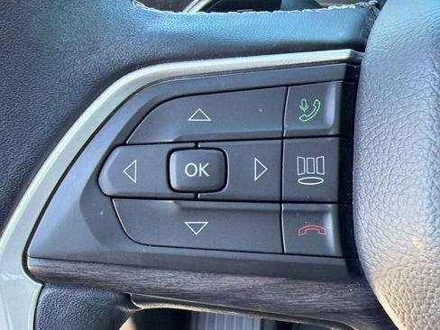 Used 2022 Jeep Grand Cherokee L Limited w/ Luxury Tech Group II image 16