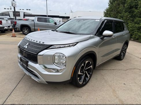 Used 2022 Mitsubishi Outlander SE AWD/4WD image 7
