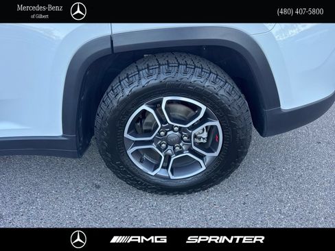 Used 2022 Jeep Grand Cherokee Trailhawk w/ Luxury Tech Group III AWD/4WD image 6