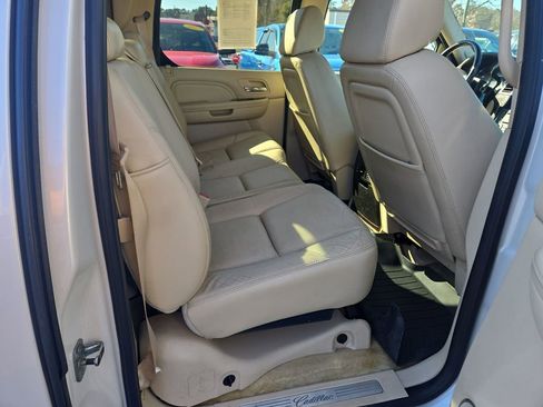Used 2008 Cadillac Escalade EXT Luxury image 57