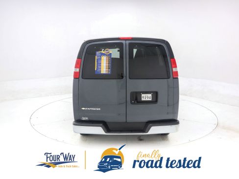 Used 2017 Chevrolet Express 3500 LT w/ LT Preferred Equipment Group image 5