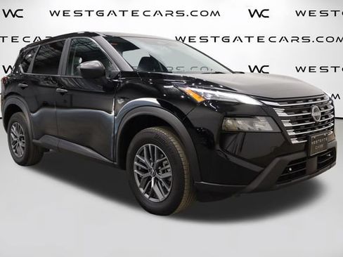 Used 2024 Nissan Rogue S FWD image 2