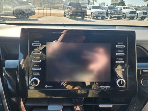 Used 2024 Toyota Camry SE image 16