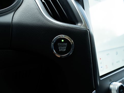 Used 2024 Ford Edge Titanium image 27