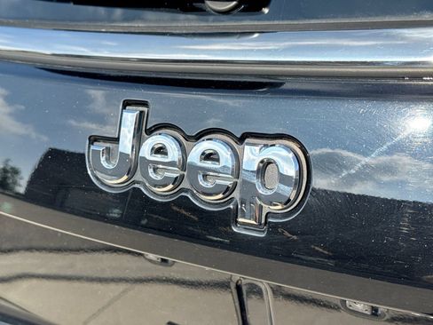 Used 2021 Jeep Compass Limited AWD/4WD image 13