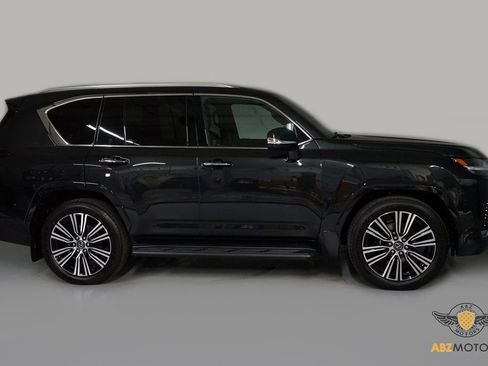 Used 2026 Lexus LX 600 4WD w/ Luxury Package image 4