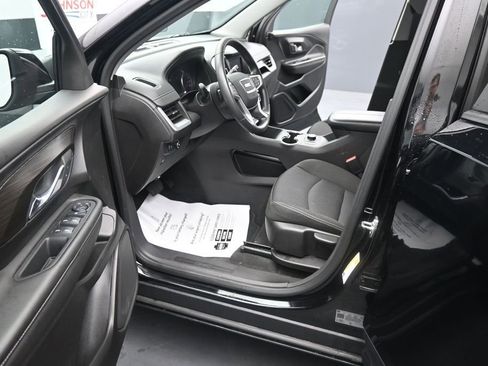 Used 2024 GMC Terrain SLE AWD/4WD image 16