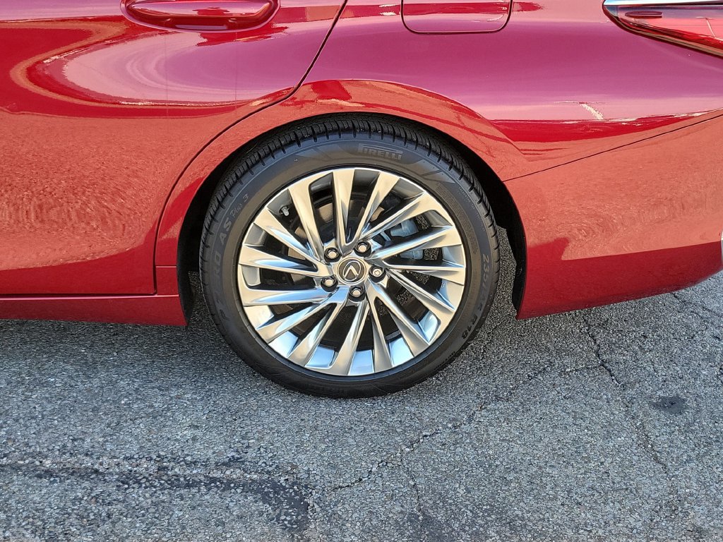 Used 2023 Lexus ES 300h w/ Accessory Package (Z2) FWD image 10