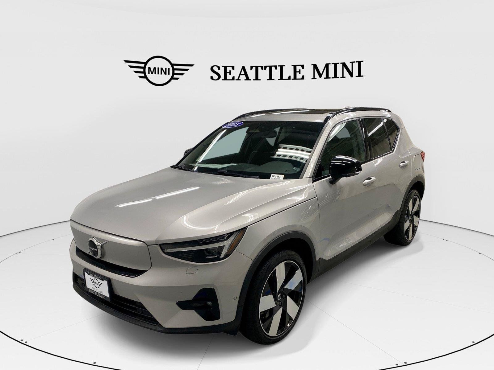 Used 2023 Volvo XC40 Recharge Ultimate w/ Protection Package Premier AWD/4WD image 1