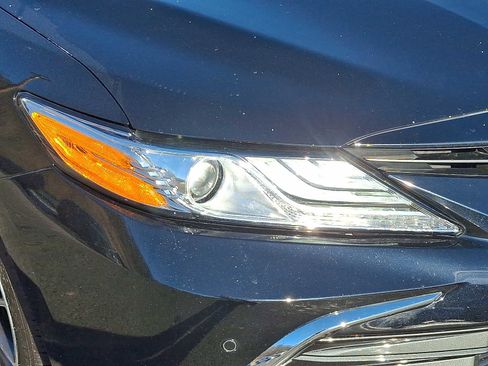 Used 2021 Toyota Camry XLE w/ Navigation Package image 10