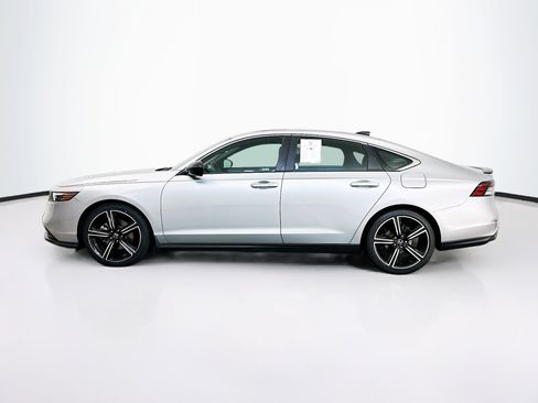 Used 2025 Honda Accord Sport image 4