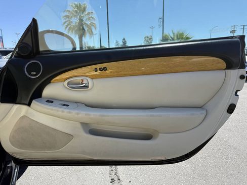 Used 2004 Lexus SC 430 Convertible RWD image 19