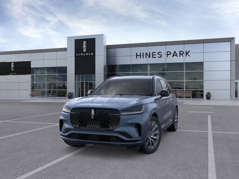 New 2026 Lincoln Aviator AWD image 2