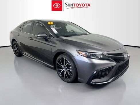 Used 2024 Toyota Camry SE w/ Convenience Package image 1