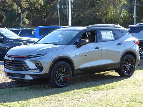 New 2025 Chevrolet Blazer LT w/ Redline Edition image 2