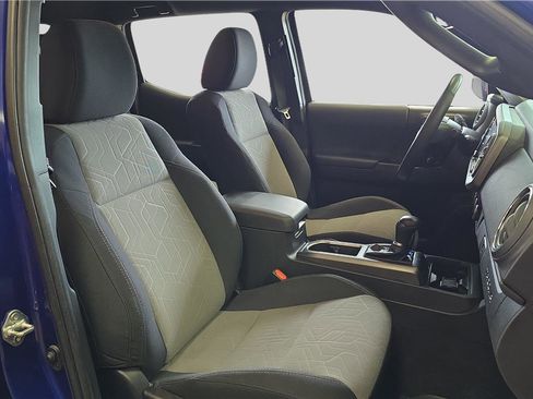 Used 2022 Toyota Tacoma TRD Off-Road image 14