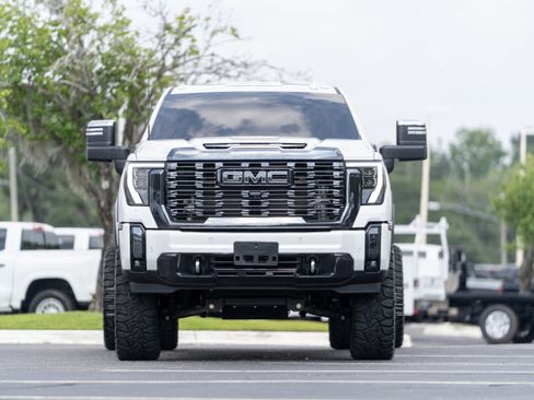Used 2024 GMC Sierra 3500 Denali Ultimate AWD/4WD image 33