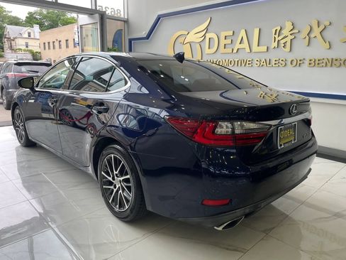 Used 2016 Lexus ES 350 w/ Luxury Package w/Wood Trim FWD image 4