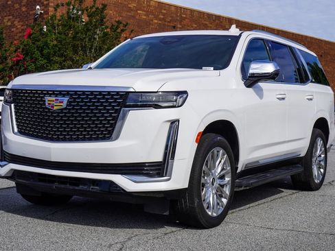 Used 2023 Cadillac Escalade Premium Luxury RWD image 4