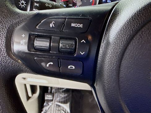 Used 2019 Kia Sedona L FWD image 14
