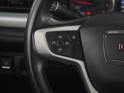 Used 2023 GMC Acadia SLT FWD image 17