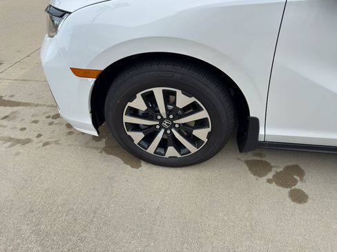 New 2026 Honda Odyssey EX-L image 9