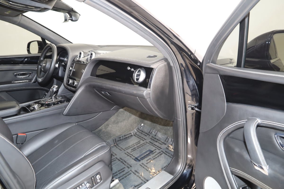 Used 2018 Bentley Bentayga AWD/4WD image 58