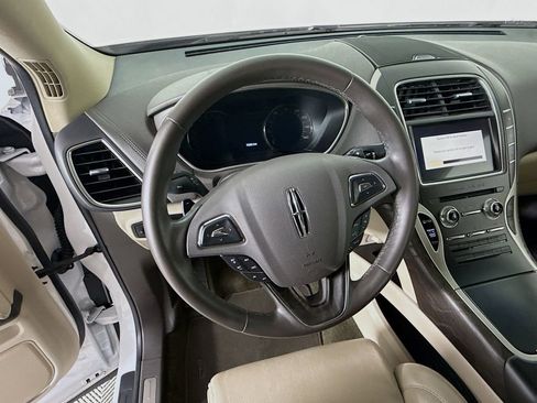 Used 2017 Lincoln MKX Reserve FWD image 12