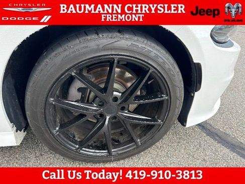 Used 2018 Dodge Charger R/T RWD image 12