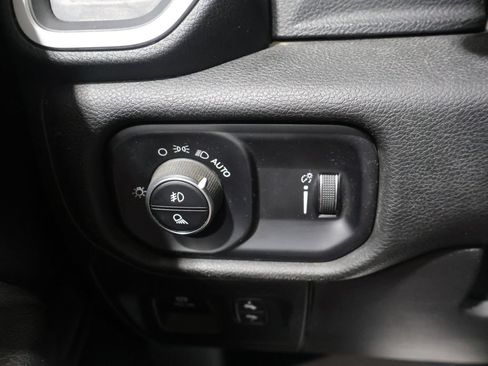 Used 2023 RAM 1500 Big Horn AWD/4WD image 34