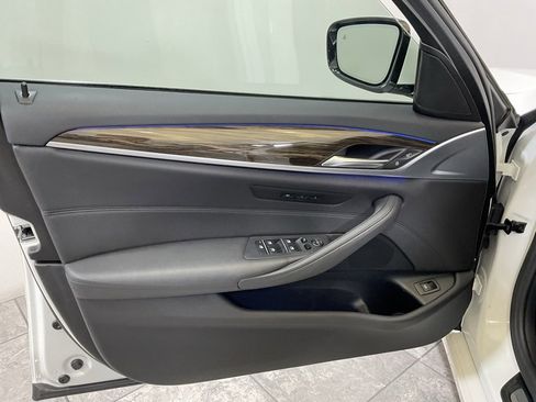 Used 2020 BMW 530i w/ Convenience Package image 43