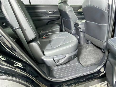 Used 2026 Toyota Grand Highlander AWD Hybrid image 16