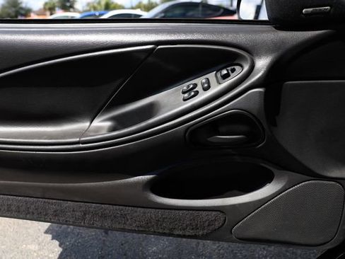 Used 2001 Ford Mustang GT image 38