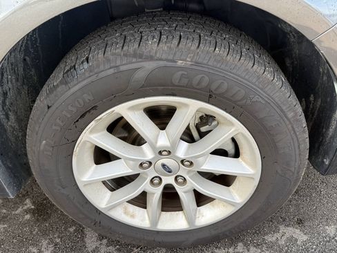 Used 2017 Ford Flex SE FWD image 24