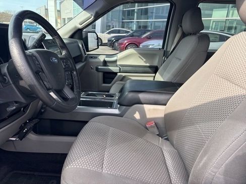 Used 2016 Ford F150 XLT w/ Equipment Group 302A Luxury image 9