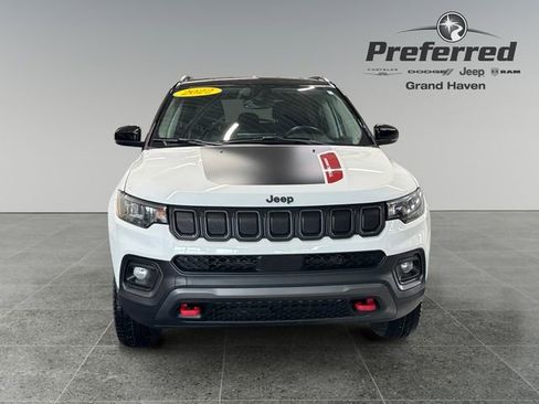 Used 2022 Jeep Compass Trailhawk w/ Trailhawk Convenience Group AWD/4WD image 11