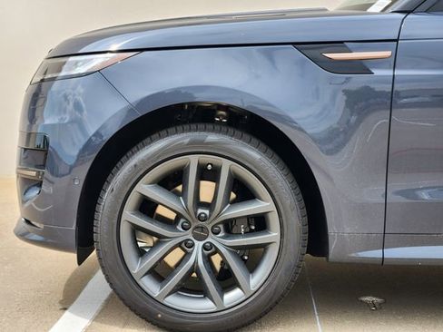 New 2026 Land Rover Range Rover Sport Dynamic SE AWD/4WD image 9
