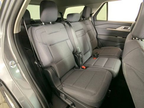 Used 2025 Ford Explorer Active image 31