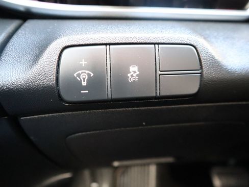 Used 2024 Hyundai Elantra SEL FWD image 32