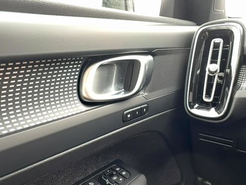 New 2026 Volvo EX40 Plus w/ Climate Package image 19