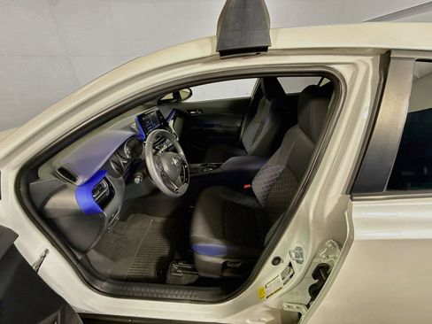 Certified 2022 Toyota C-HR XLE FWD image 18