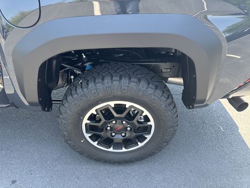 New 2025 Toyota Tacoma TRD Off-Road w/ TRD Off Road Premium Package AWD/4WD image 12