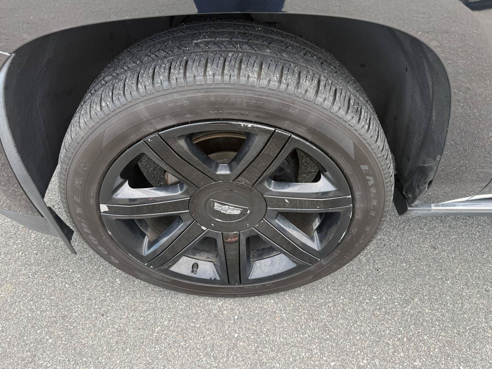 Used 2020 Cadillac Escalade Premium Luxury RWD image 30